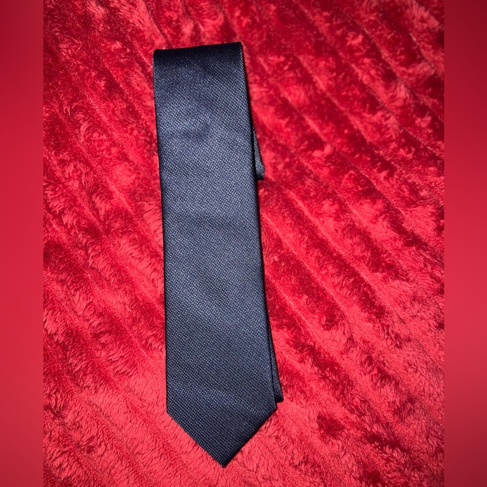 Isaac Mizrahi Elegant Black Tie